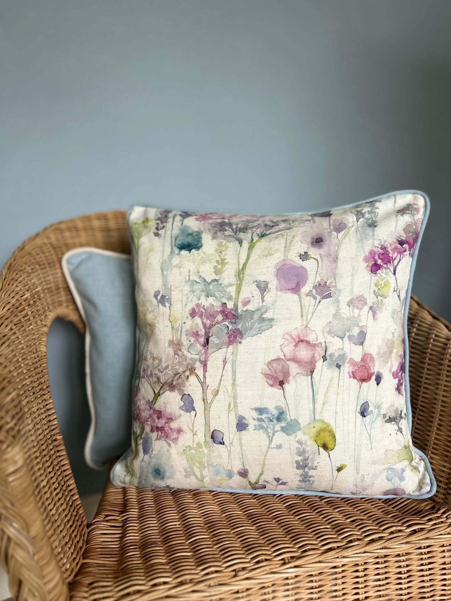 Voyage Maison Ilinizas Violet & Light Blue Piped Cushion Cover